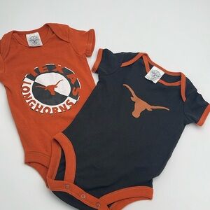 Rivalry Threads Texas Longhorns Onsie Bundle (2)
